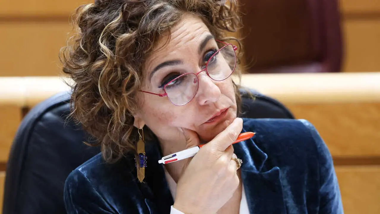 La vicepresidenta primera y ministra de Hacienda, Mar&iacute;a Jes&uacute;s Montero. / EP