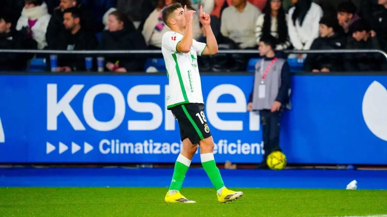 Canales durante uno de los partidos de Liga. / RRC