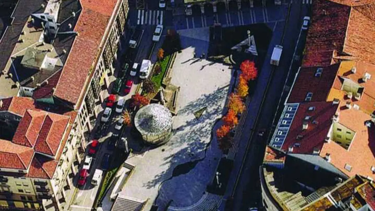 Vista desde arriba de la Plaza Mayor de Torrelavega. / EP