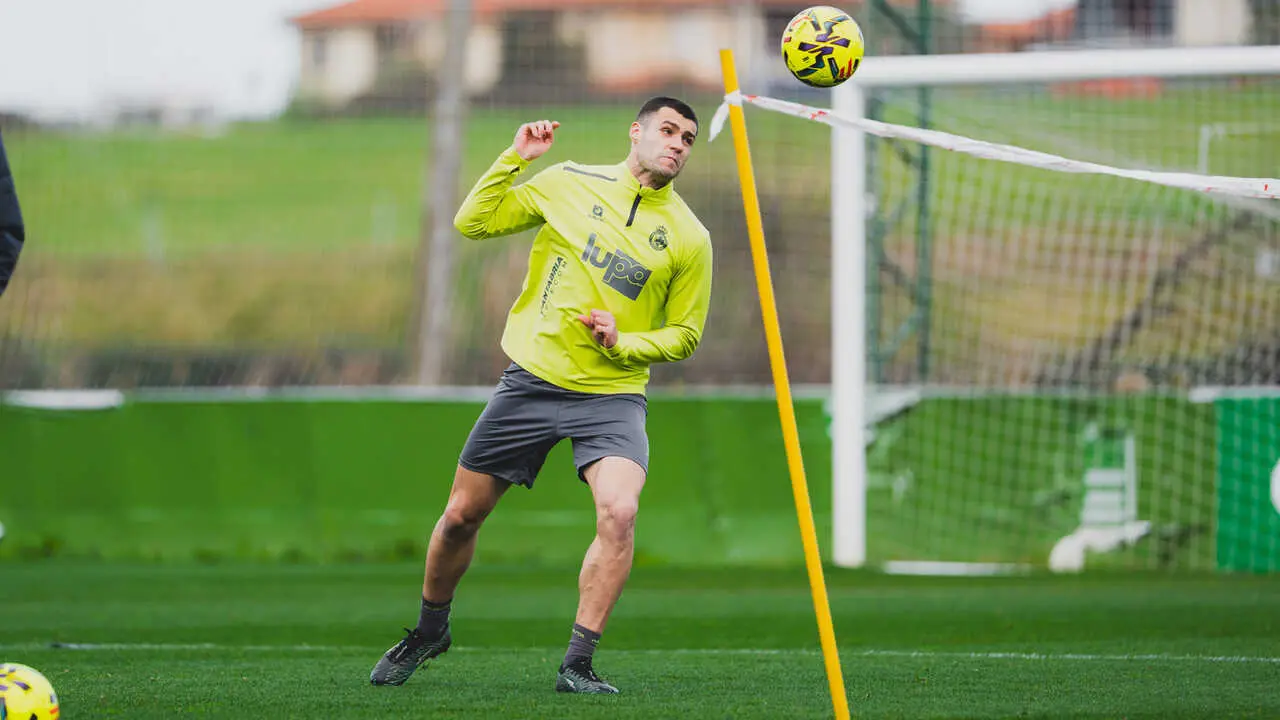 Mantilla durante un entrenamiento con el equipo. / RRC