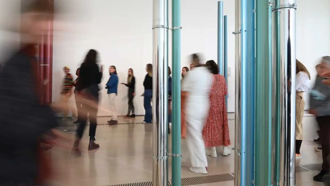 Varias personas en una actividad en el Centro Bot&iacute;n. / EP