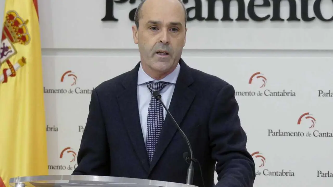 El portavoz del Grupo Popular en el Parlamento de Cantabria, Juan Jos&eacute; Alonso. / ALERTA