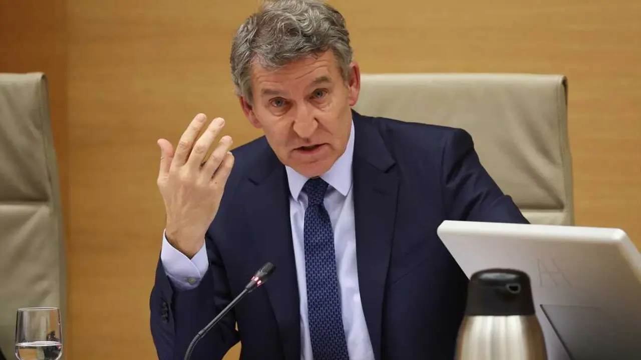El presidente del PP, Alberto Nu&ntilde;ez Feij&oacute;o, comparece en la Comisi&oacute;n de investigaci&oacute;n de la Dana, en el Congreso de los Diputados, a 2 de febrero de 2026, en Madrid (Espa&ntilde;a). Alejandro Mart&iacute;nez V&eacute;lez / Europa Press