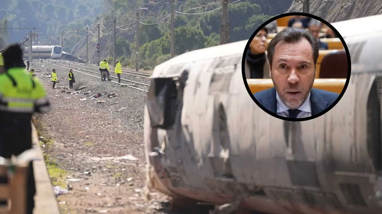 Uno de los vagones del tren Iryo que descarril&oacute;, y el ministro de Transportes y Movilidad Sostenible, &Oacute;scar Puente. / EP / A.E