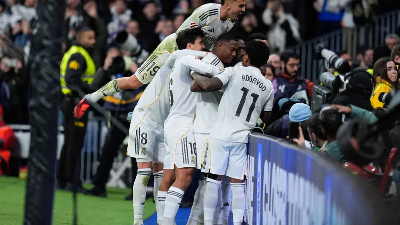 Los jugadores del Real Madrid durante un partido. / EP