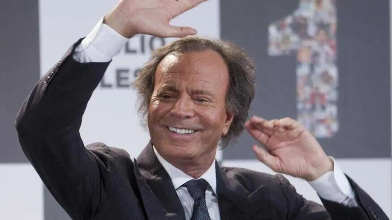 Julio Iglesias.