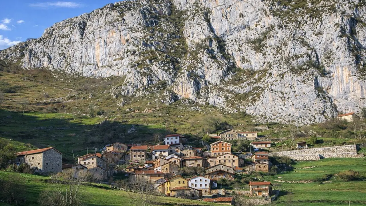 Ni masificaciones ni souvenirs: en Bejes, el silencio de la monta&ntilde;a lo inunda todo. / I.A.