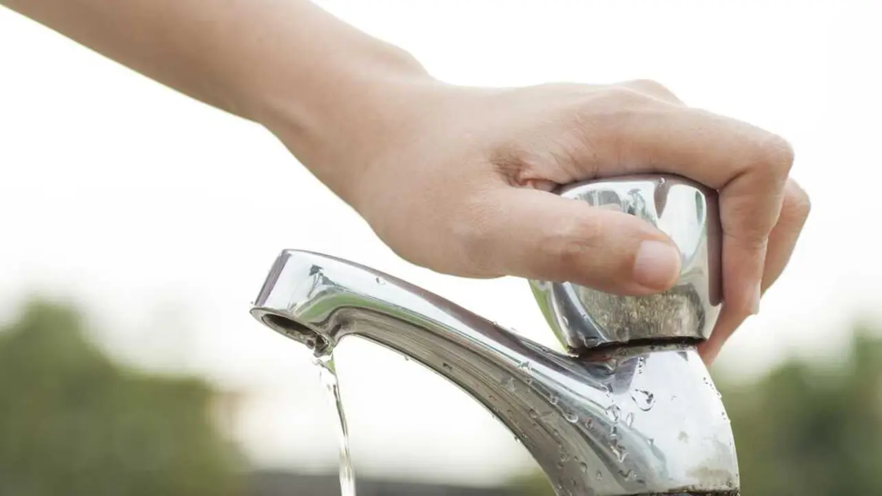 Varias zonas residenciales de ambos municipios quedar&aacute;n sin agua durante la ma&ntilde;ana. / ep