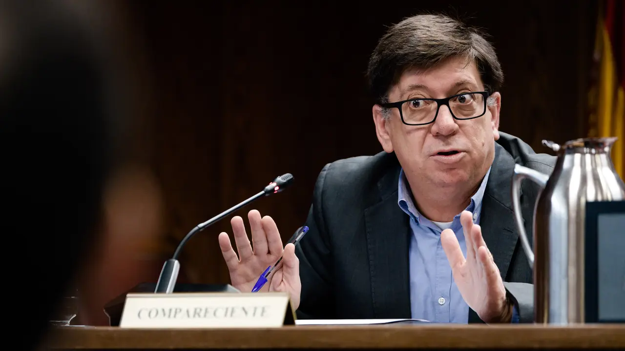 El exdirigente socialista Paco Salazar comparece ante la Comisi&oacute;n de Investigaci&oacute;n del &lsquo;caso Koldo&rsquo;. / EP