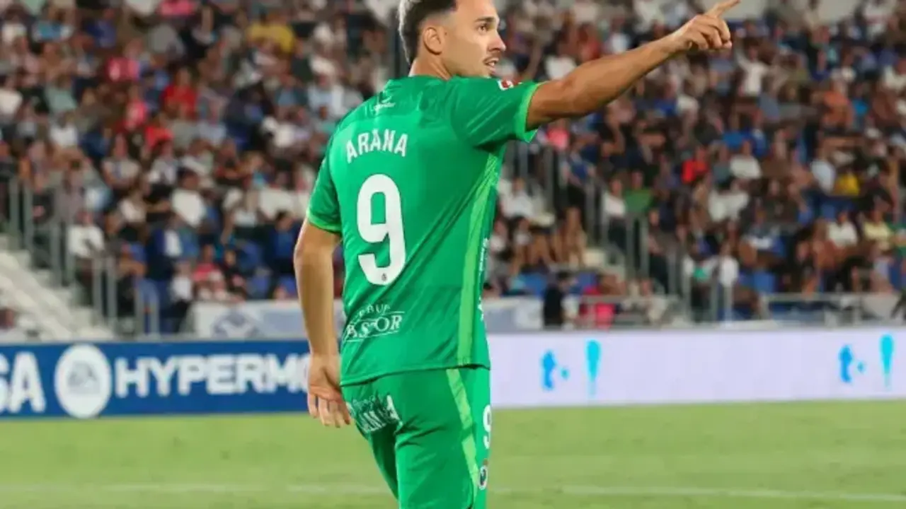 Juan Carlos Arana ha regresado al trabajo colectivo y estar&aacute;, salvo sorpresa, a disposici&oacute;n de Jos&eacute; Alberto para el duelo ante el Mirand&eacute;s. / RRC