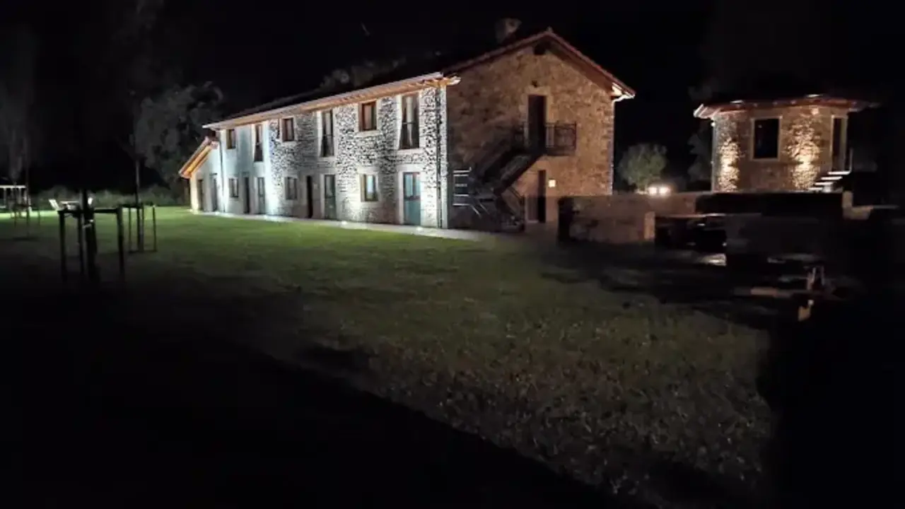 Casas del Complejo Rural El Cerrad&oacute;n. / a.e