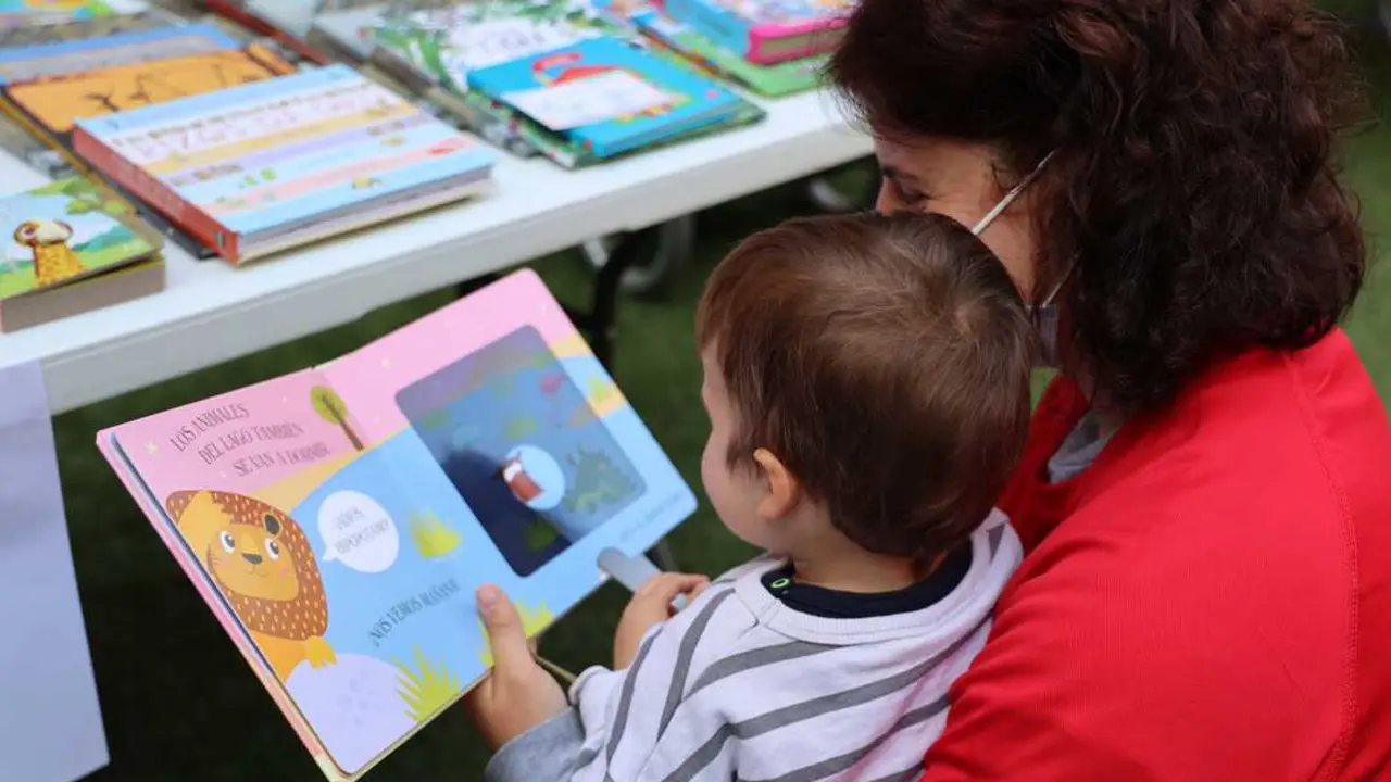 La lectura de ficci&oacute;n ayuda a los ni&ntilde;os a identificar emociones y desarrollar empat&iacute;a mediante la implicaci&oacute;n con los personajes. / EP
