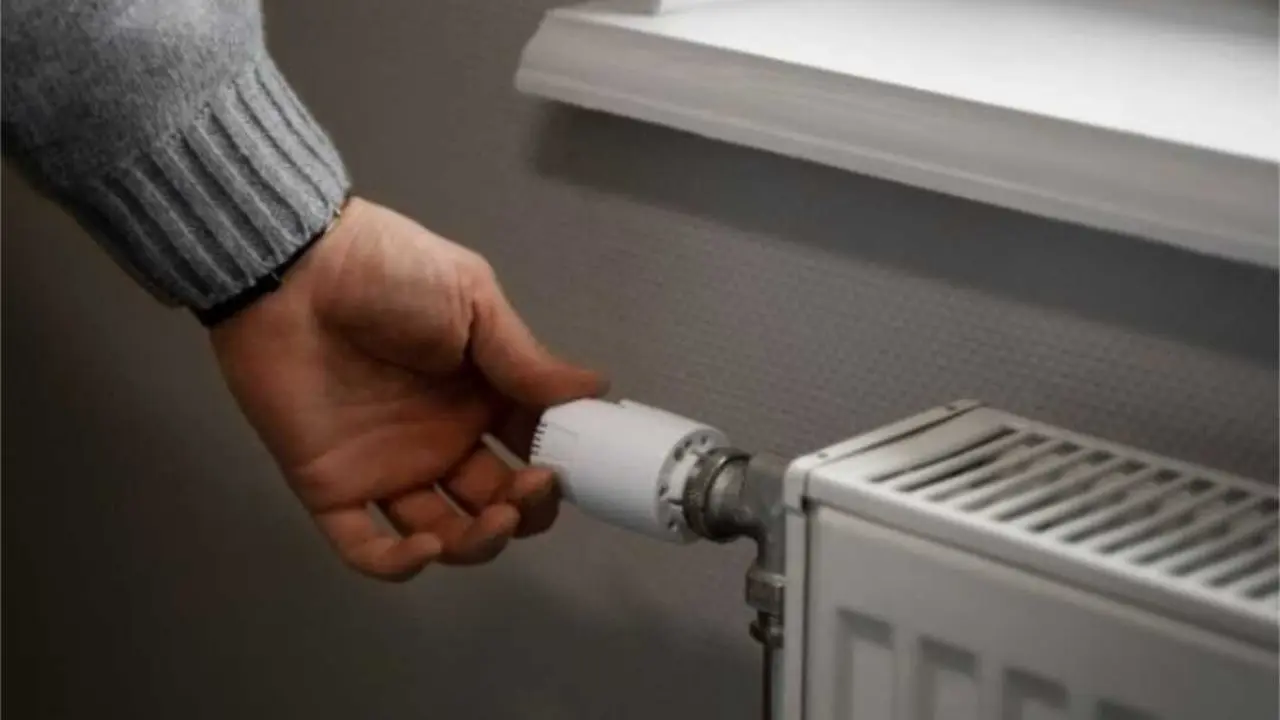 Apagar la calefacci&oacute;n en casas vac&iacute;as ahorra energ&iacute;a, incluso en ausencias cortas, seg&uacute;n explica un experto. / EP