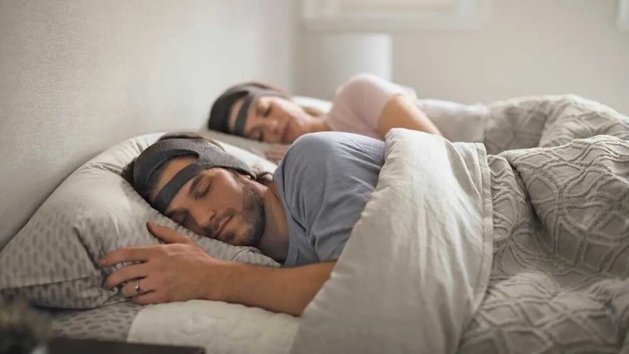 Dos personas durmiendo. / EP