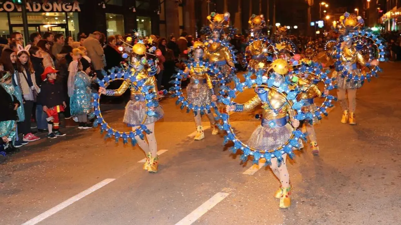 EuropaPress_2666363_desfile_carnaval_torrelavega
