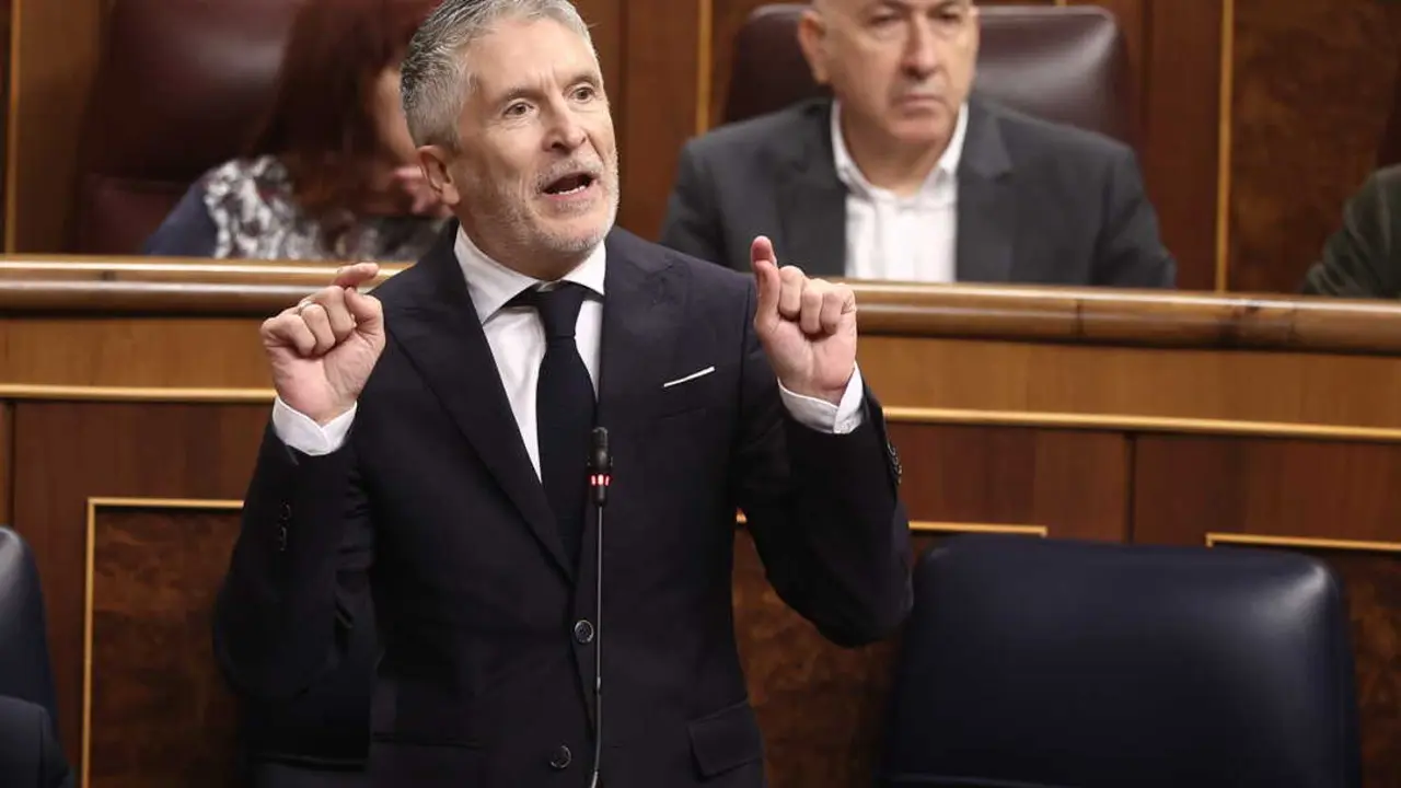 El ministro del Interior, Fernando Grande-Marlaska, interviene durante una sesi&oacute;n de control al Gobierno. / EP