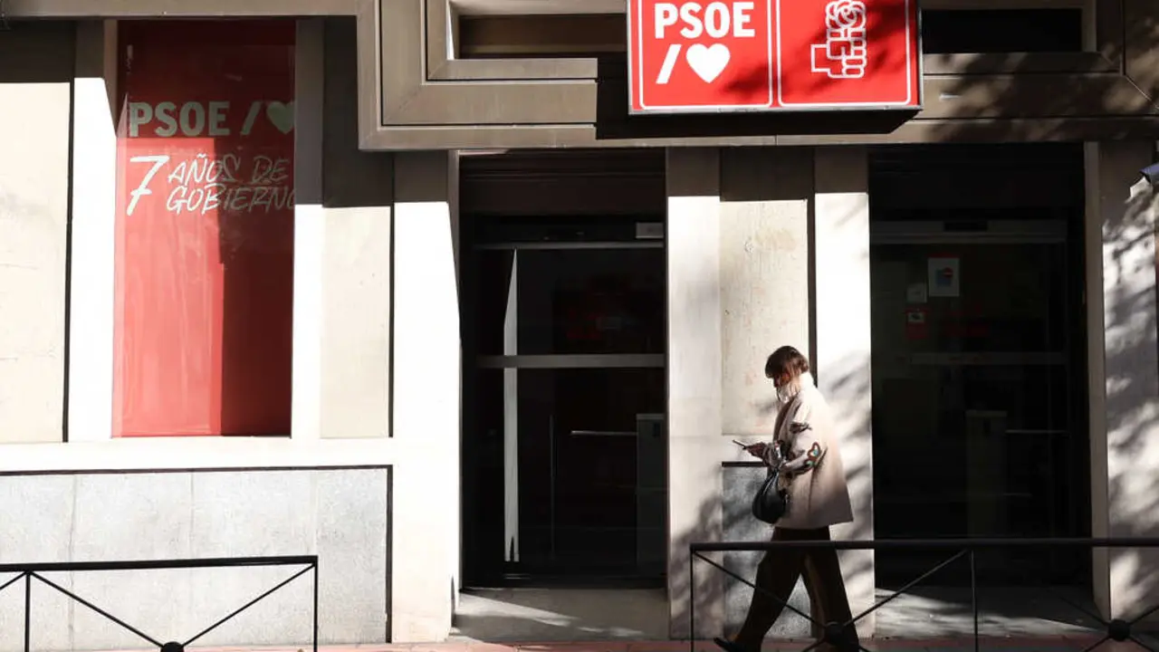 Fachada de la sede del PSOE en Ferraz. / EP