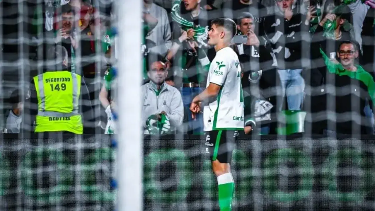 Peio Canales respalda al Racing tras la ca&iacute;da del liderato y asegura que el equipo compiti&oacute; a buen nivel. / L.H