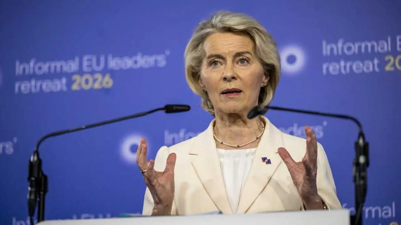 Ursula von der Leyen, presidenta de la Comisi&oacute;n Europea, comparece ante la prensa tras el retiro informal de l&iacute;deres de la UE. / Wiktor Dabkowski