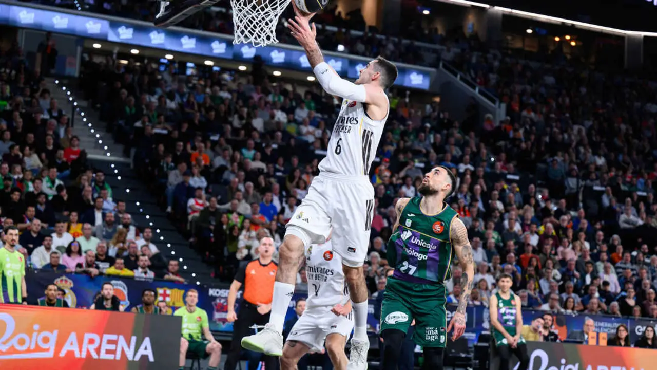 Alberto Abalde (Real Madrid) en acci&oacute;n durante un partido. / EP