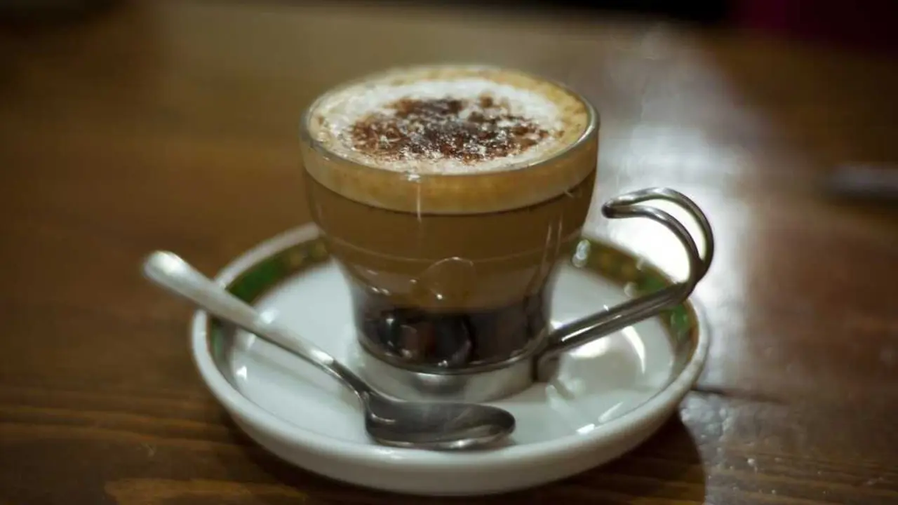 Repetir la misma taza aporta estabilidad, identidad y menor carga mental diaria. / EP