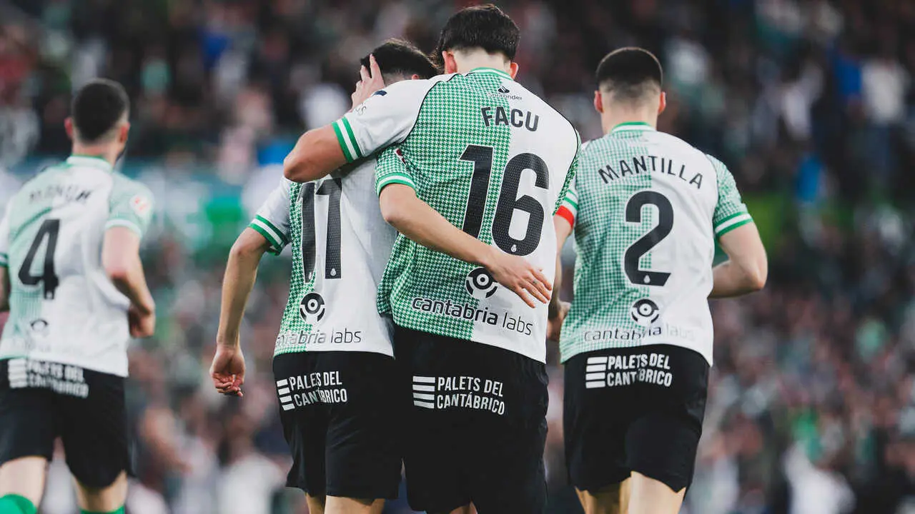 Varios jugadores del Racing durante el &uacute;ltimo encuentro en El Sardinero. / RRC