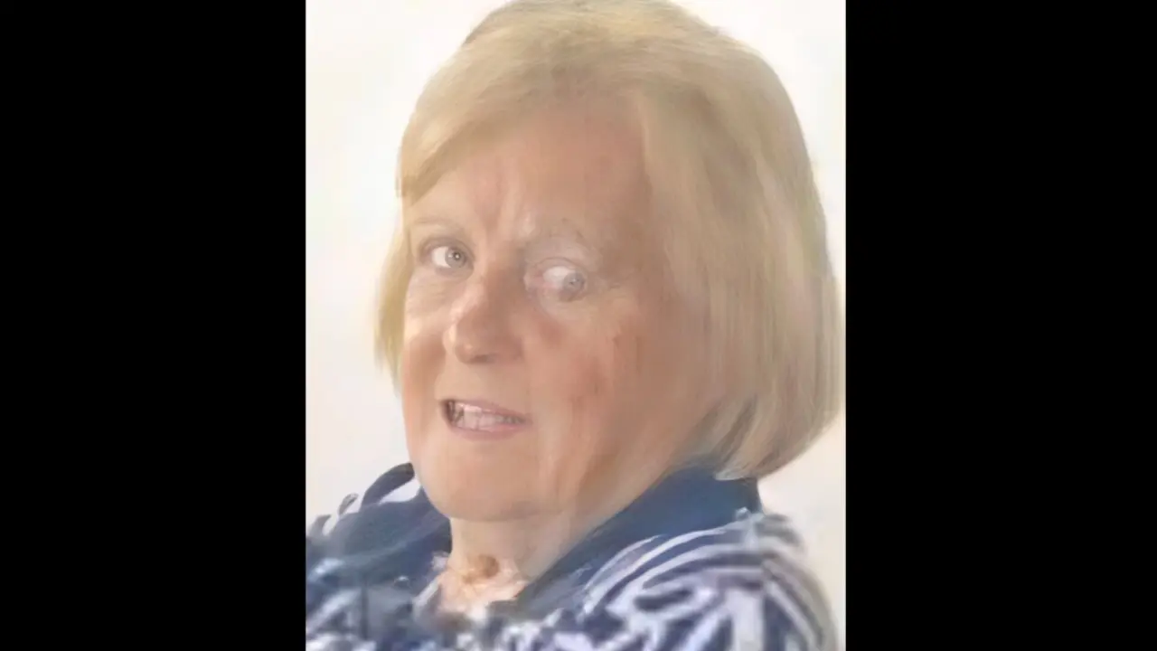 LA SE&Ntilde;ORA
DO&Ntilde;A CONSUELO L&Oacute;PEZ CAMUS