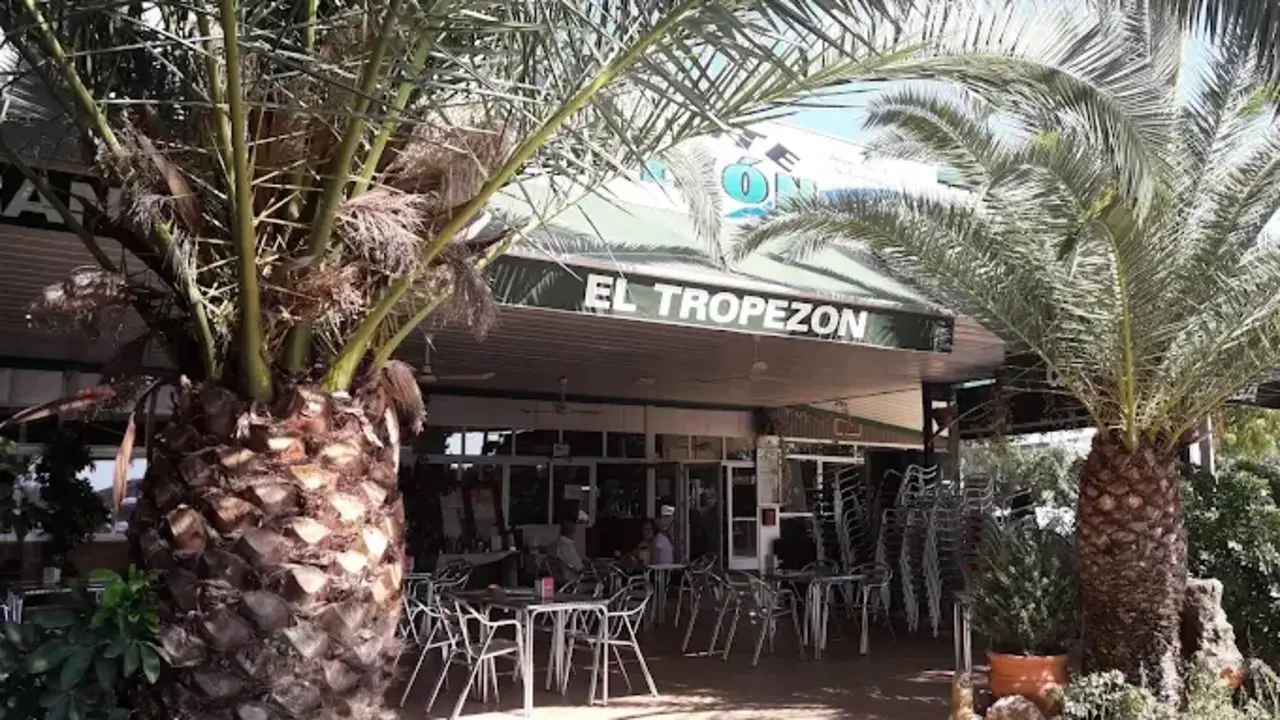 En plena monta&ntilde;a, un mes&oacute;n familiar ha logrado lo que parec&iacute;a imposible: convertir la tradici&oacute;n gastron&oacute;mica en el motor que mantiene vivo a todo un pueblo. / A.E