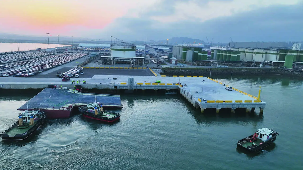 El Puerto de Santander incorpora una rampa de 34 metros al muelle de Raos 9. / alerta
