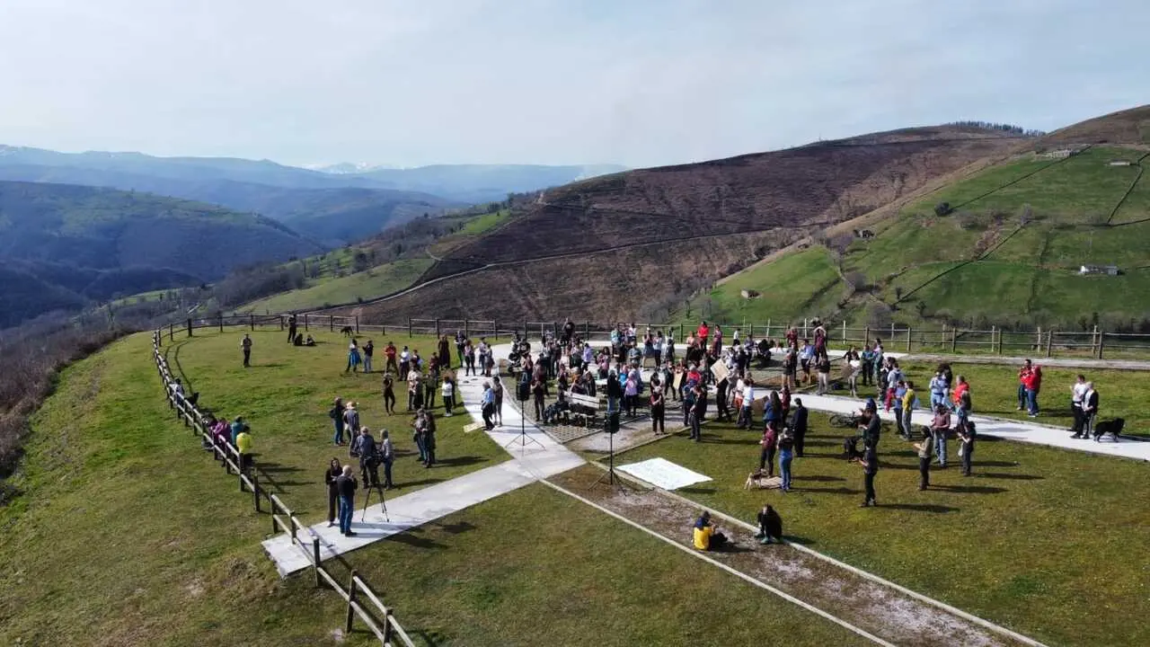 Protesta en La Bragu&iacute;a contra el Telef&eacute;rico Mirador del Pas. / alerta