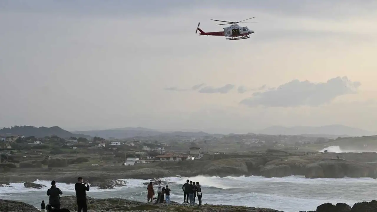 Equipos de rescate trabajan en el lugar de los hechos. / EP