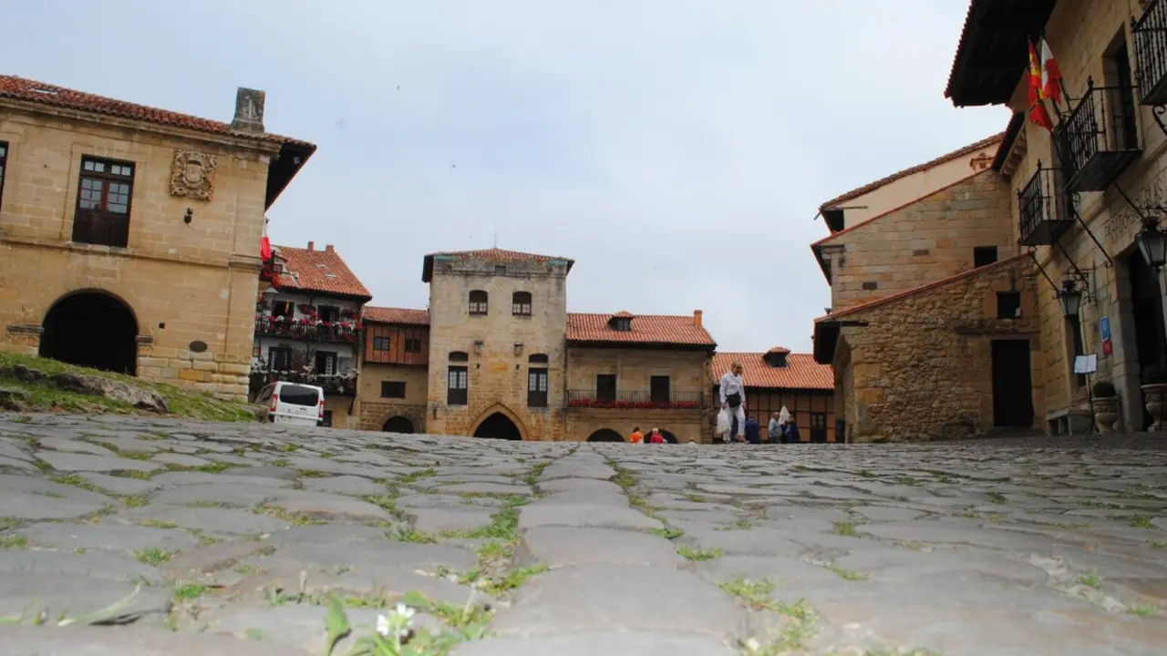 Entre Santander y Suances se encuentra uno de los pueblos m&aacute;s sorprendentes de Espa&ntilde;a. / a.e
