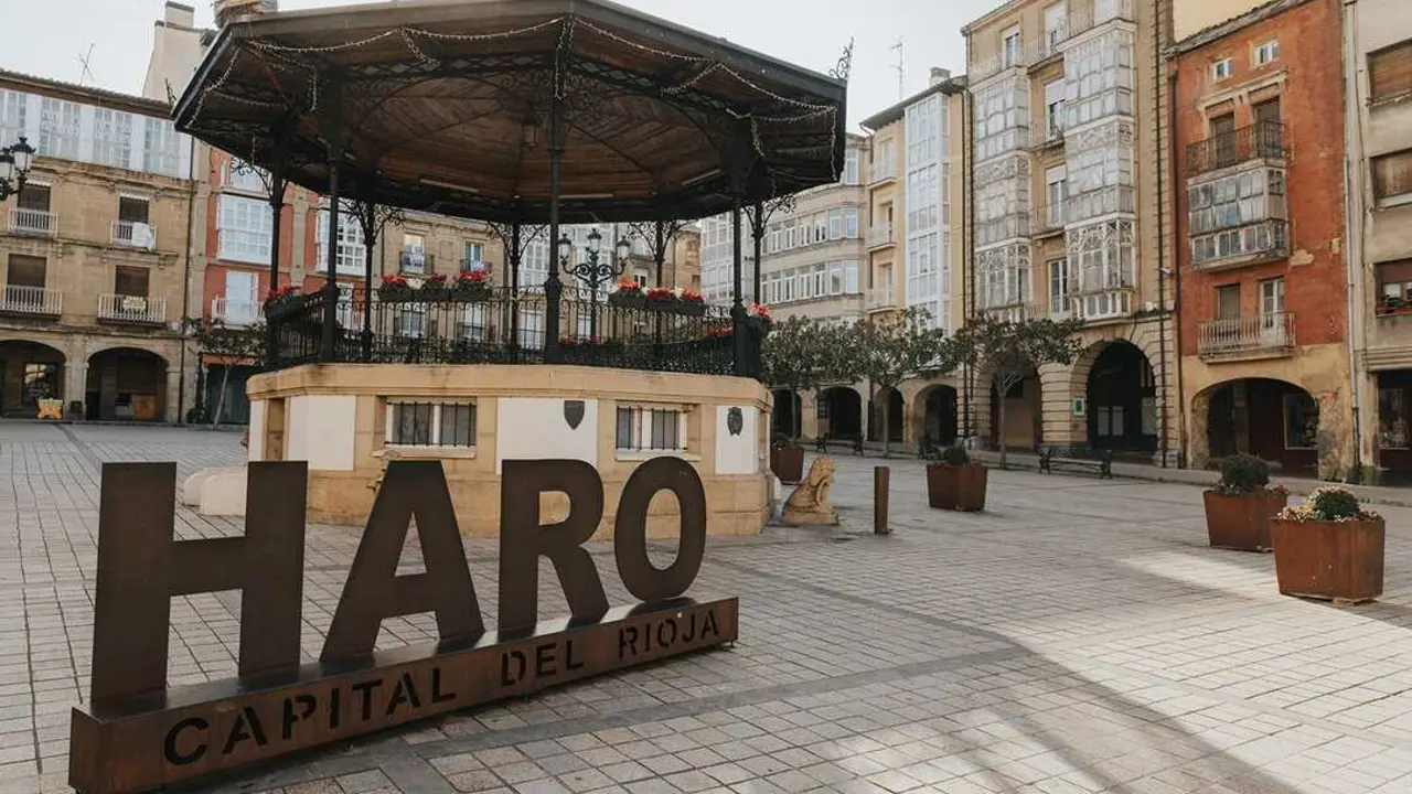 Para quienes viven en Cantabria, La Rioja se ha convertido en una escapada perfecta. En apenas unas horas se pasa del Cant&aacute;brico a un paisaje dominado por vi&ntilde;edos y pueblos hist&oacute;ricos. / A.E