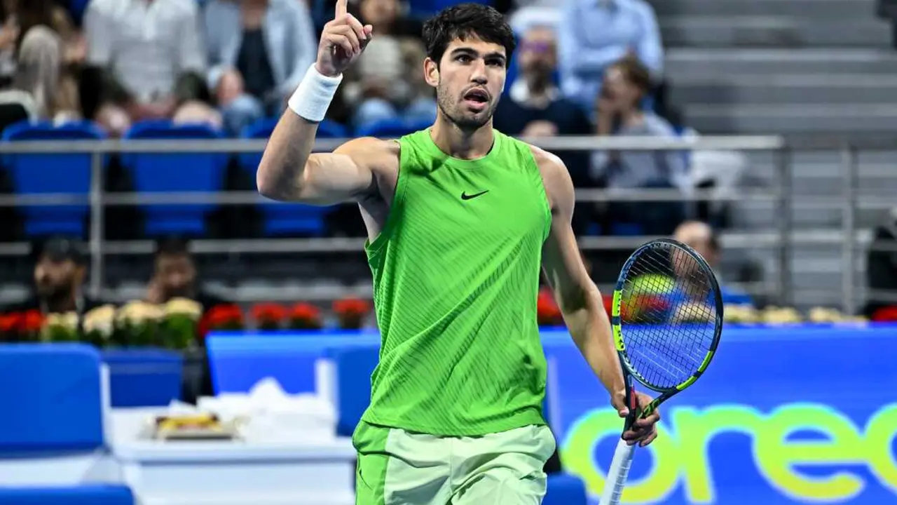 Carlos Alcaraz durante el ATP de Doha. / EP