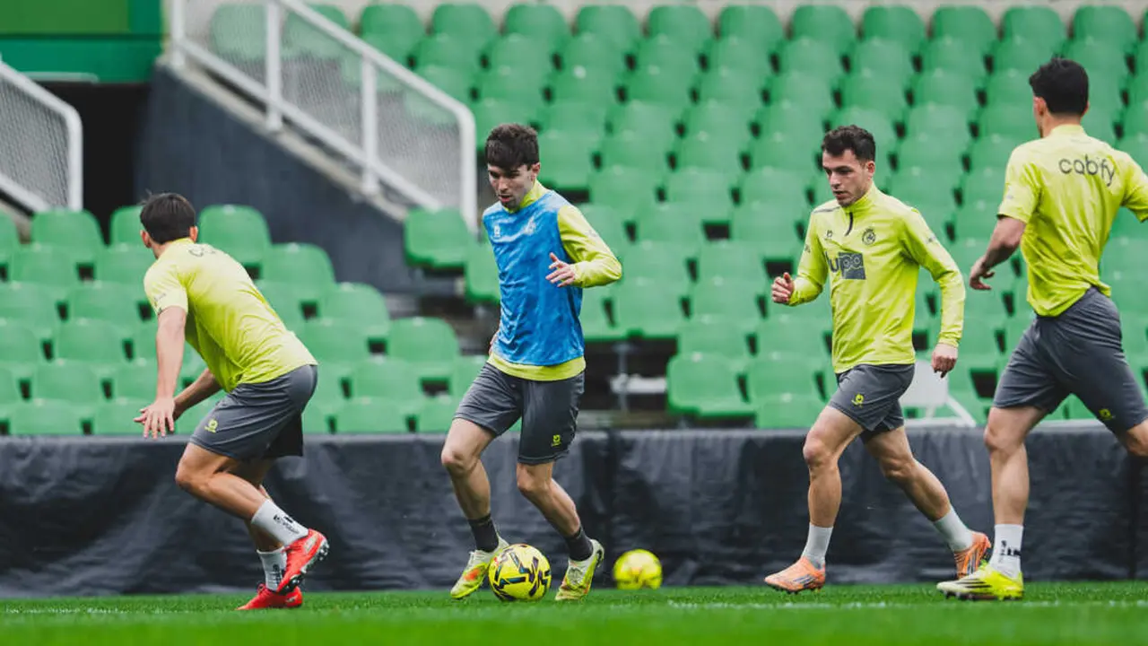 Los jugadores del Racing durante un entrenamiento. / rrc