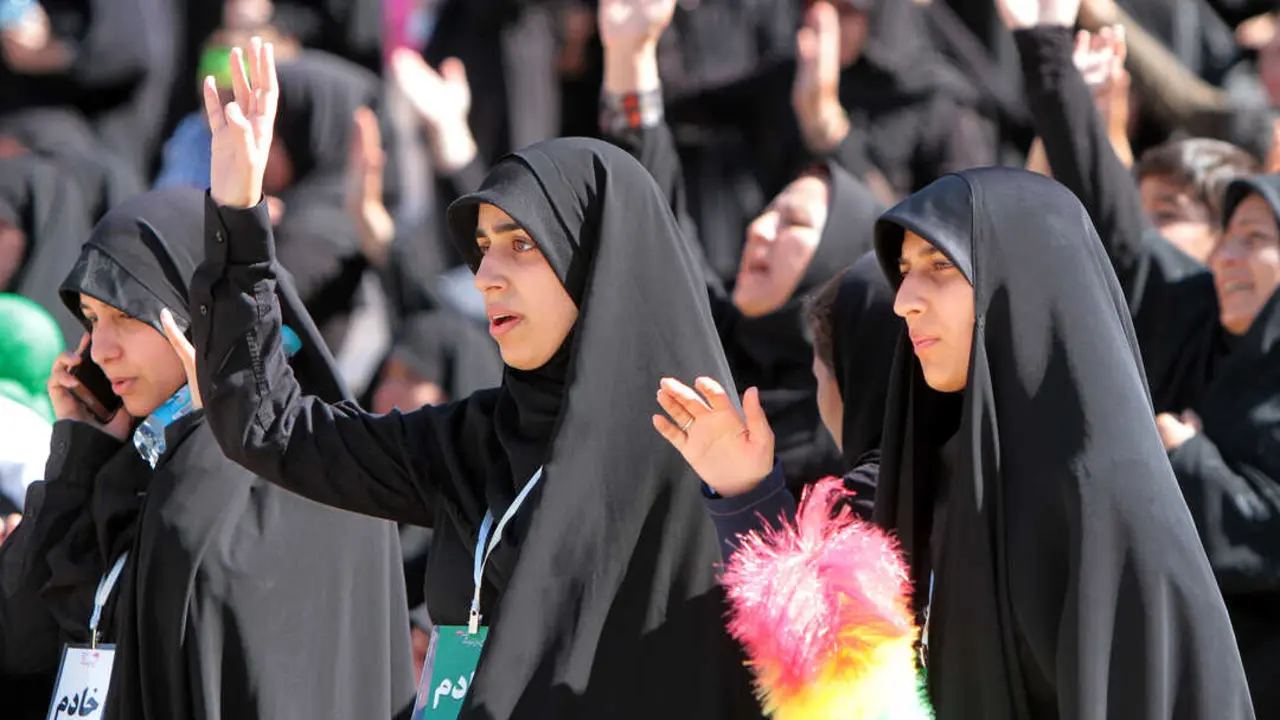 Durante d&eacute;cadas, Ir&aacute;n ha construido una estructura institucional que combina educaci&oacute;n ideol&oacute;gica, redes religiosas y beneficios econ&oacute;micos para consolidar el apoyo al r&eacute;gimen. / EP