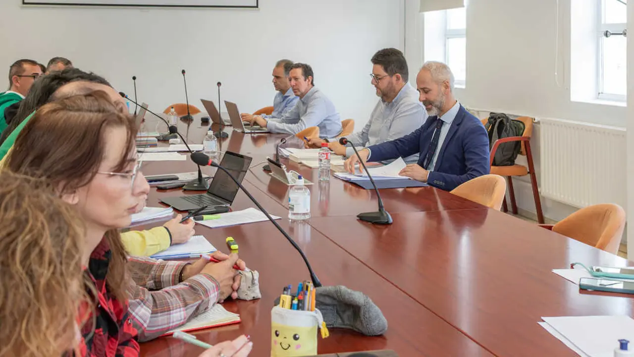Mesa sectorial de Junta de Personal Docente y la Consejer&iacute;a de Educaci&oacute;n. / a.e