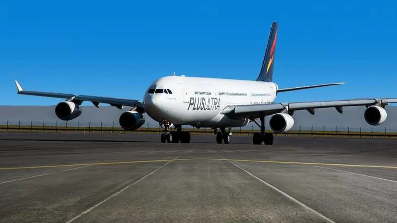 Un avi&oacute;n de Plus Ultra. / EP