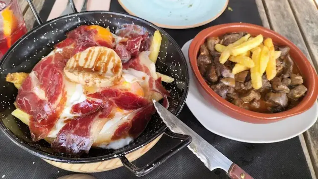 Algunos de los platos del restaurante. / A.E