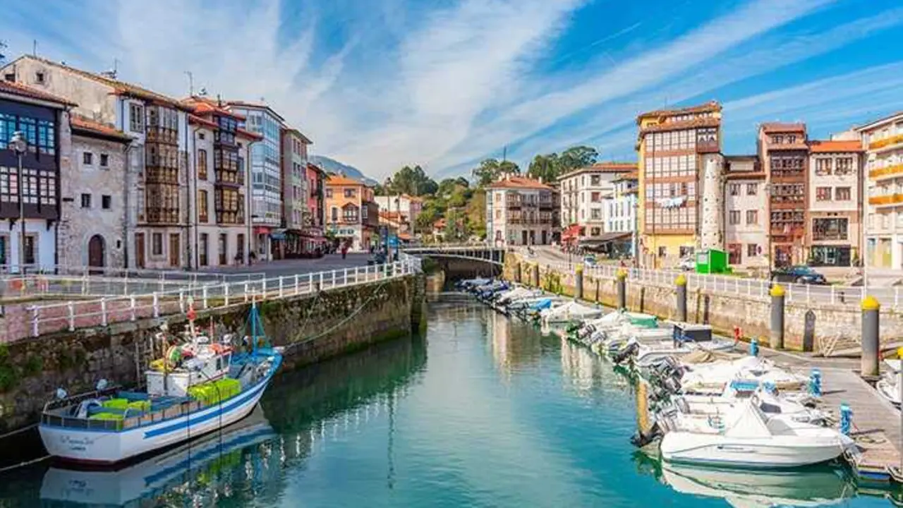 Llanes se ha convertido en uno de los pueblos m&aacute;s atractivos del norte de Espa&ntilde;a. / TURISMO ASTURIAS