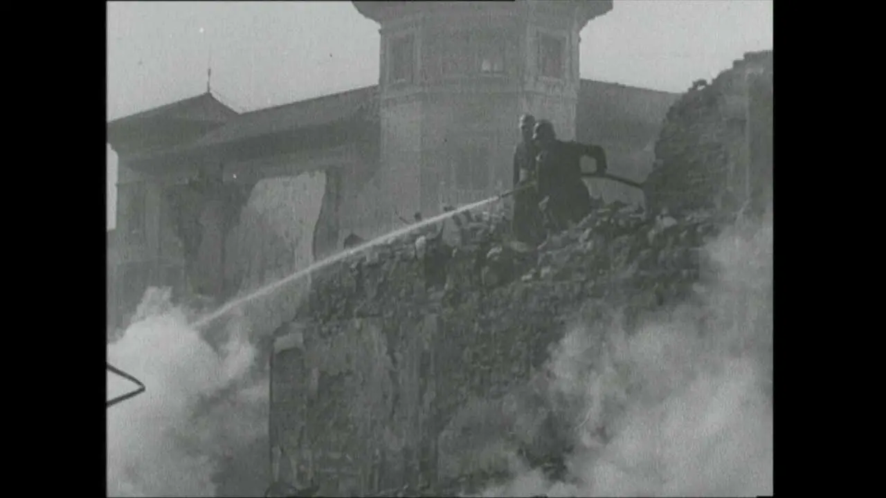 El recuerdo del fuego que arras&oacute; Santander en 1941 regresa con fuerza en una obra que da voz a los &uacute;ltimos testigos de aquella noche que cambi&oacute; la ciudad para siempre. / fundacionpem