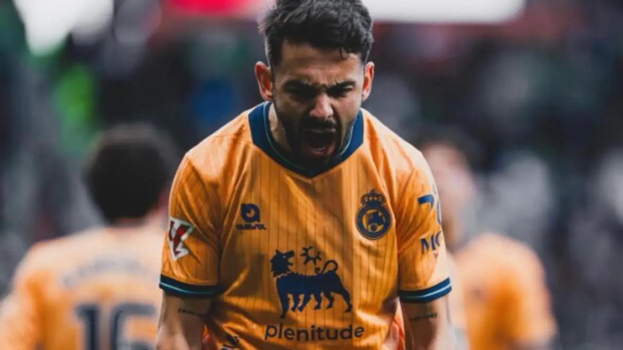 l extremo del Racing est&aacute; liderando al equipo con goles decisivos en su lucha por el ascenso. / IG