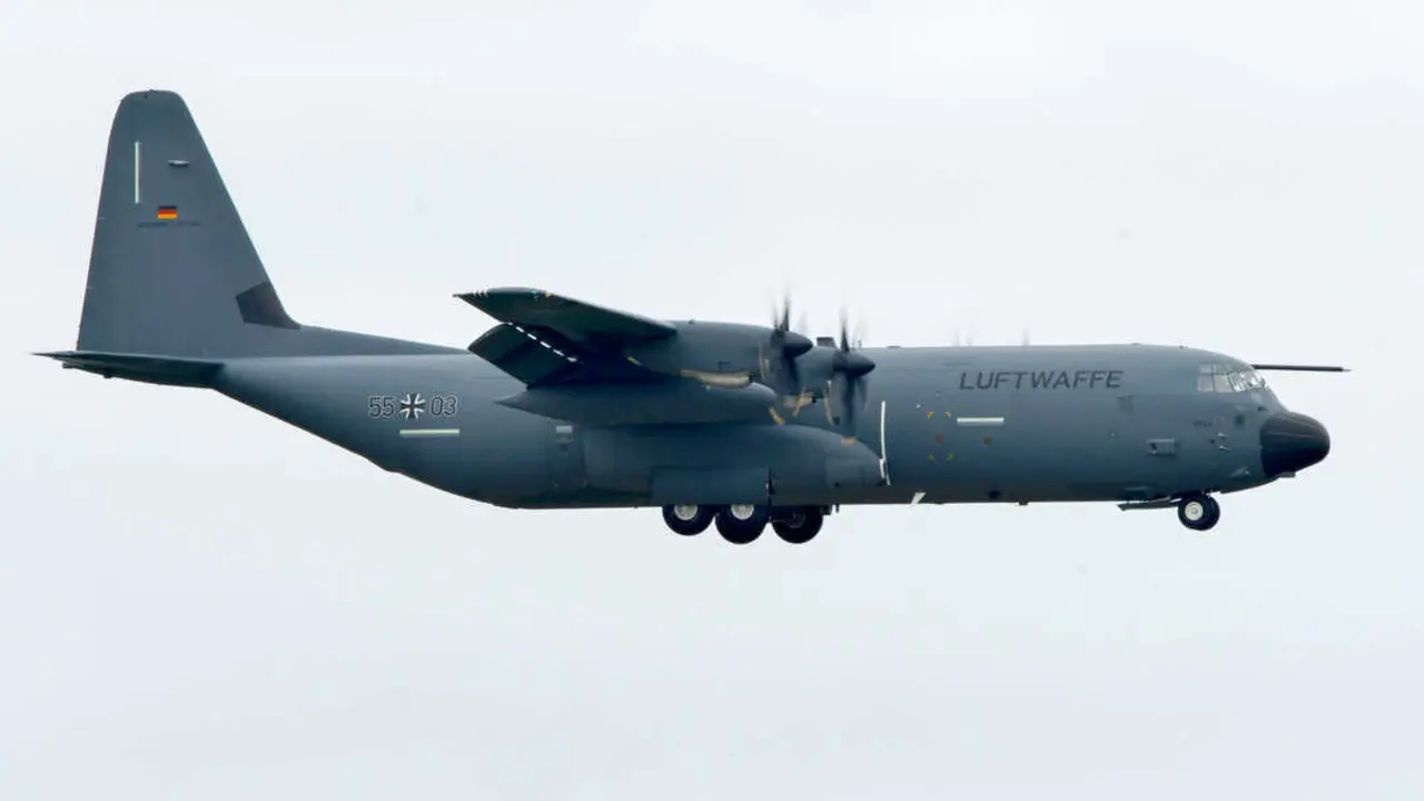Una aeronave H&eacute;rcules del Ej&eacute;rcito colombiano se ha estrellado poco despu&eacute;s de despegar en el sur del pa&iacute;s. / EP