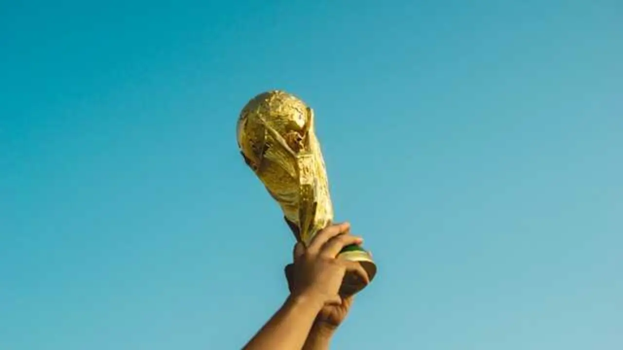 Camp Nou contra el Bernab&eacute;u: qui acollir&agrave; la final del Mundial 2030