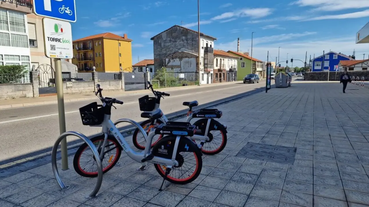 Piden al Ayuntamiento que mejore el servicio y aumente el n&uacute;mero de bicicletas disponibles. / A.E