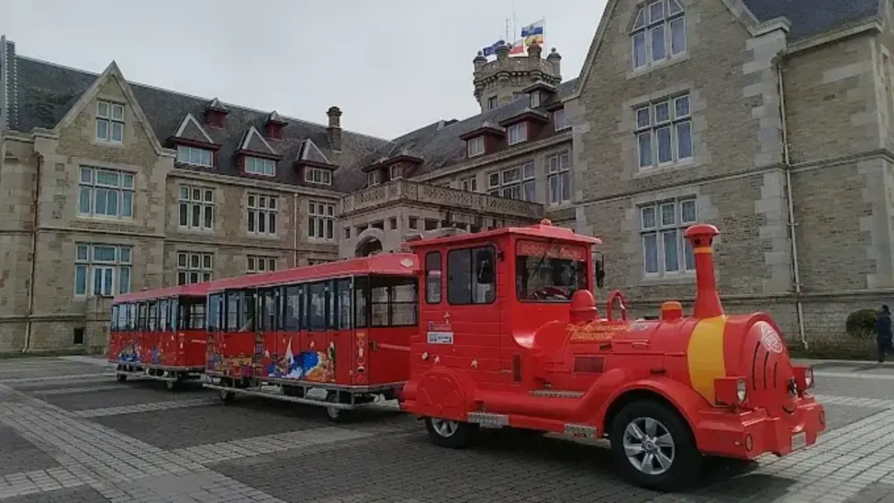 El tren tur&iacute;stico de La Magdalena. / A.E