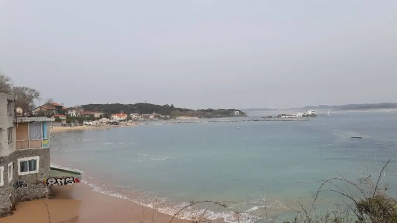 El Ayuntamiento de Santander contin&uacute;a impulsando los tr&aacute;mites urban&iacute;sticos necesarios para el derribo del edificio de La Horadada, en una actuaci&oacute;n que ejecutar&aacute; el Gobierno central. / A.E