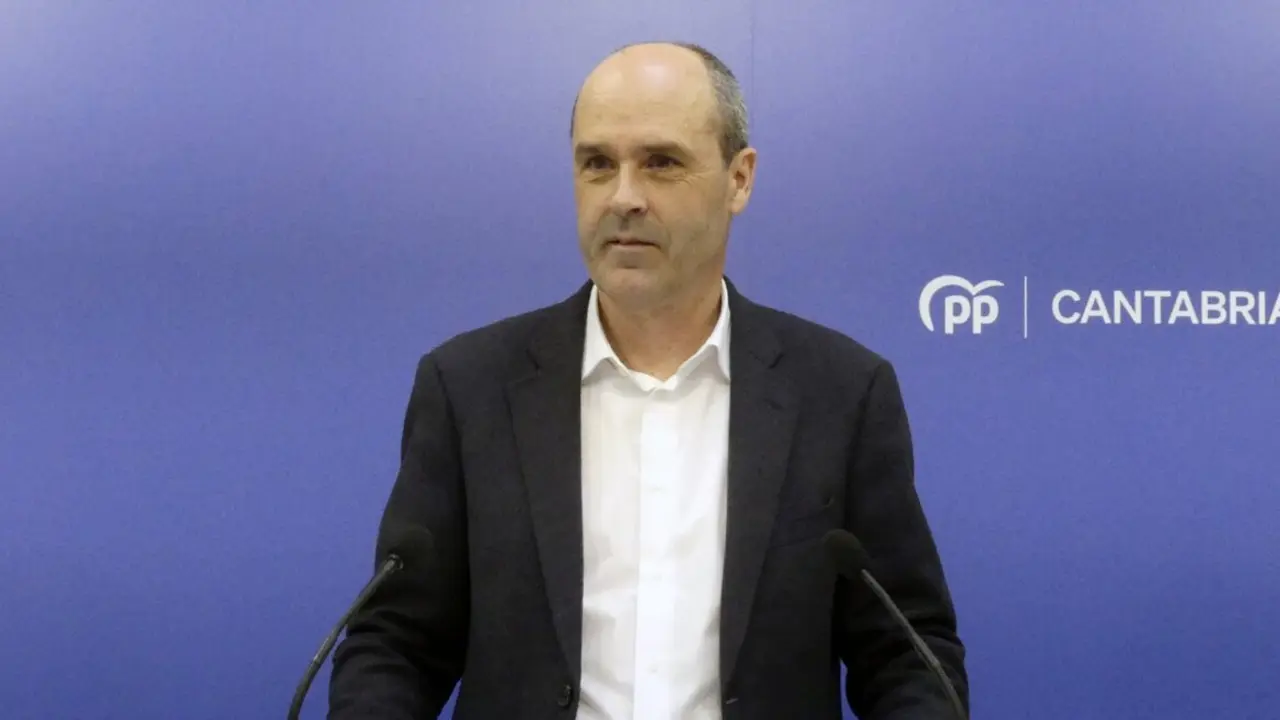 El portavoz parlamentario y coordinador general del PP de Cantabria, Juan Jos&eacute; Alonso, valora los presupuestos auton&oacute;micos de 2026 y destaca la gesti&oacute;n del Gobierno regional frente al Ejecutivo central.