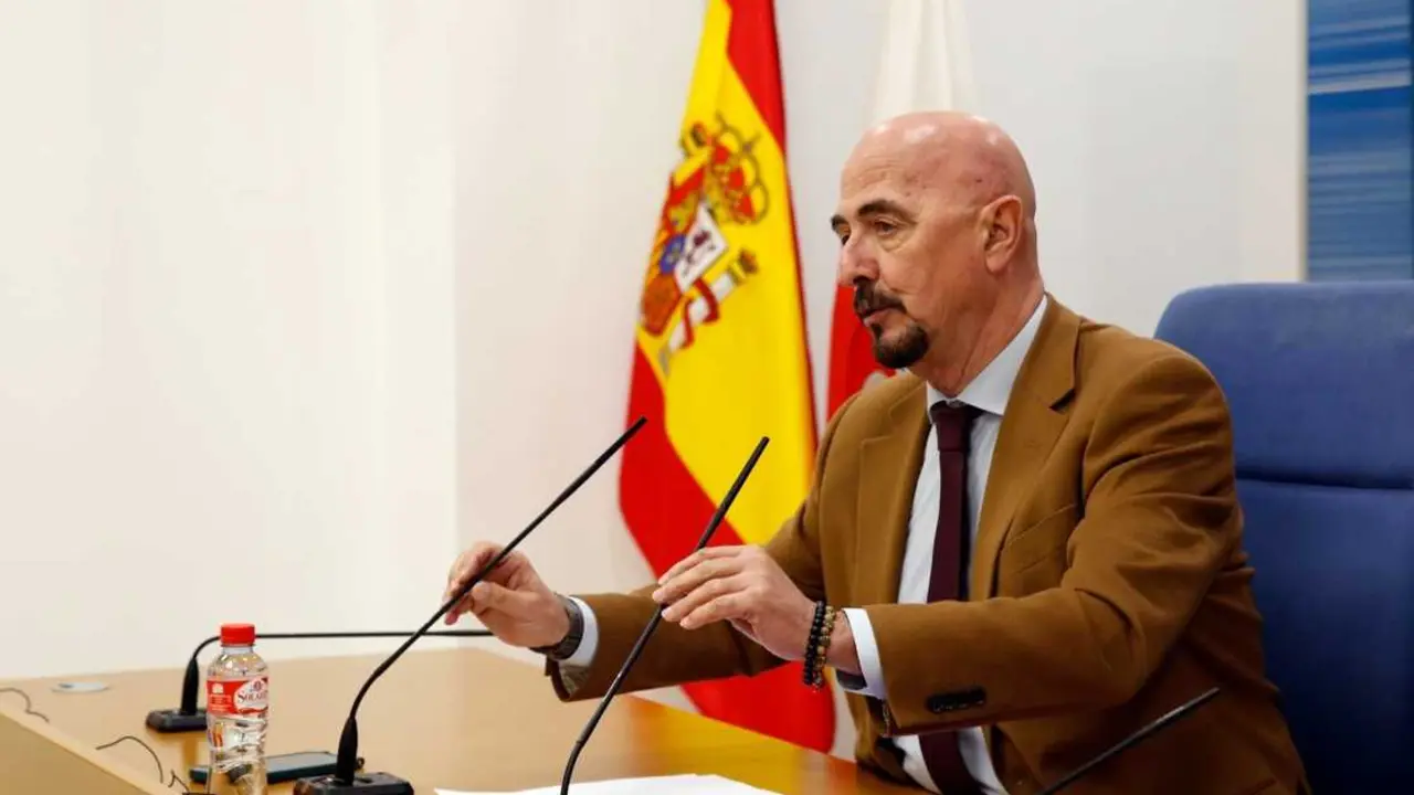 El consejero de Salud de Cantabria, C&eacute;sar Pascual. / alerta