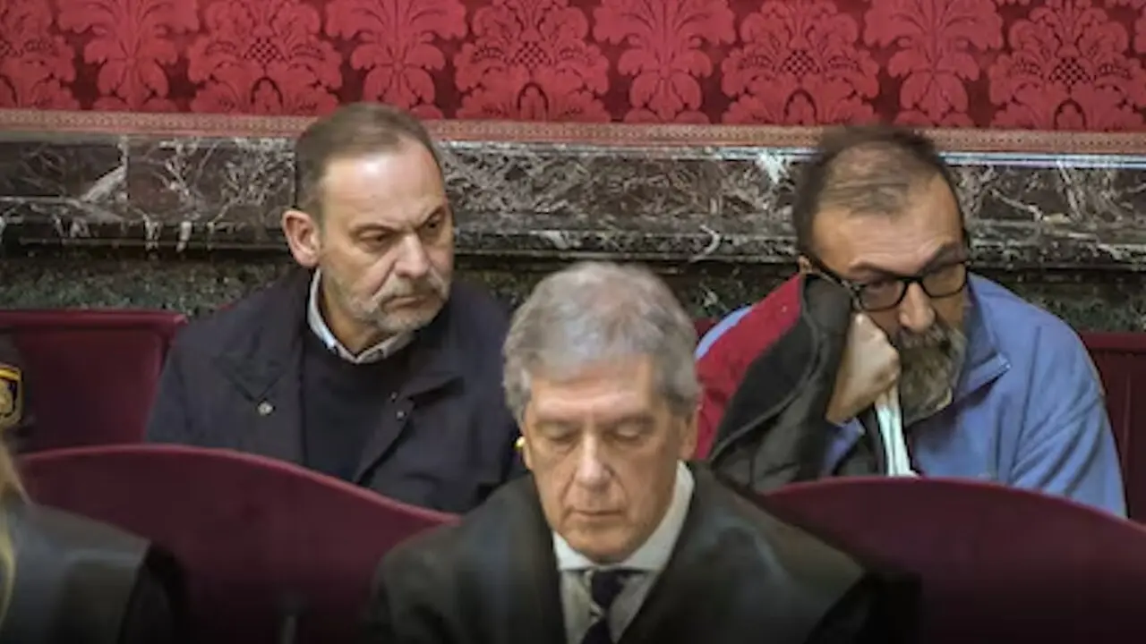 &Aacute;balos y Koldo, durante el juicio en el Tribunal Supremo por el caso mascarillas y la presunta trama de mordidas vinculada a contratos p&uacute;blicos durante la pandemia.